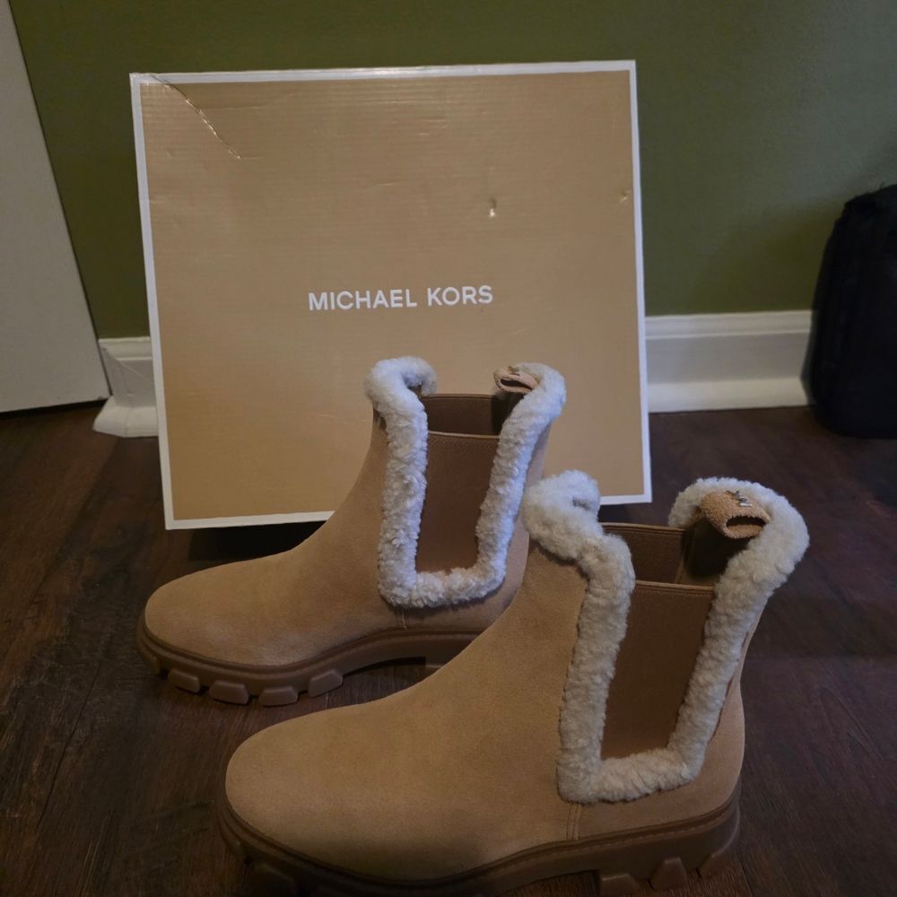FLASH SALE- NWT-Michael Kors Ridley Tan Bootie Leather Ankle Boots - Picture 7 of 9